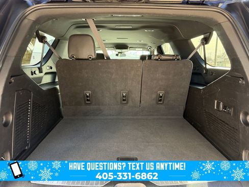 Used 2023 Chevrolet Suburban Premier image 30