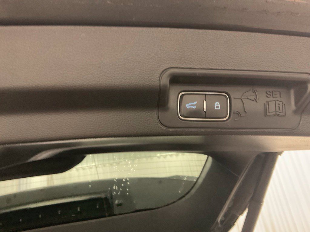 Used 2020 Ford Explorer XLT w/ Equipment Group 202A AWD/4WD image 28