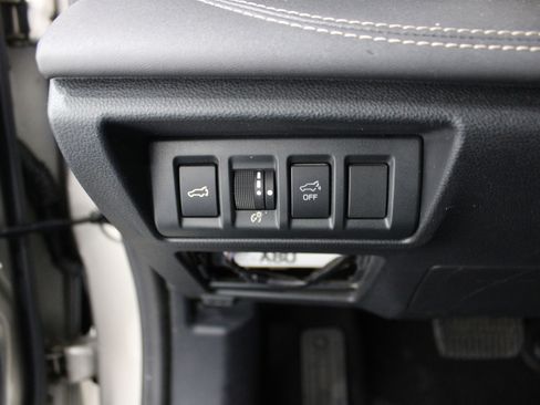 Used 2020 Subaru Outback Limited AWD/4WD image 8