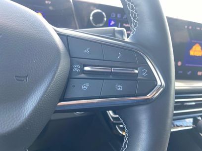 Certified 2025 Chevrolet Traverse LT