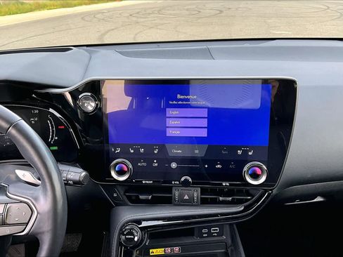 Used 2025 Lexus NX 350h AWD w/ Premium Package image 6