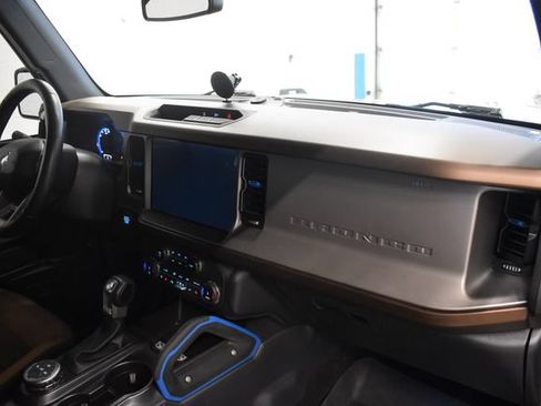 Used 2022 Ford Bronco Outer Banks AWD/4WD image 16