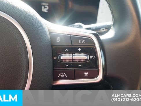 Used 2024 Kia Sorento S image 12