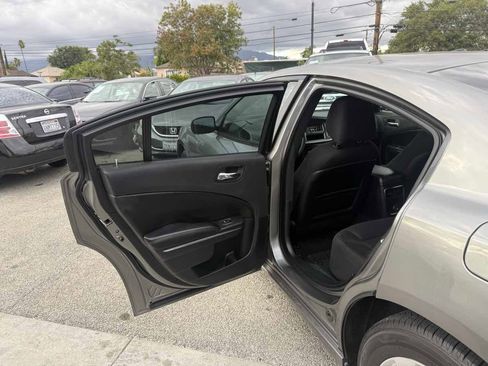 Used 2012 Dodge Charger SE RWD image 14
