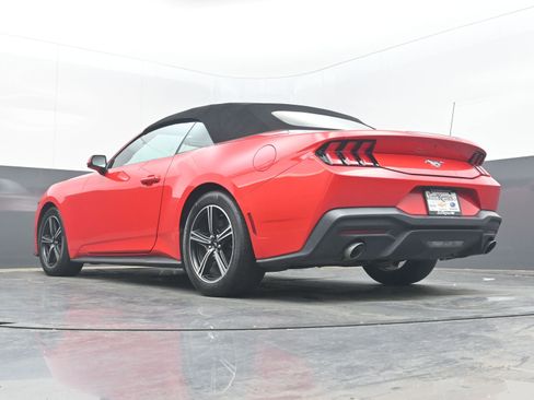 Used 2024 Ford Mustang Convertible RWD image 23