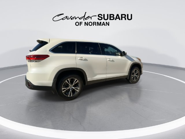 Used 2019 Toyota Highlander LE FWD image 9