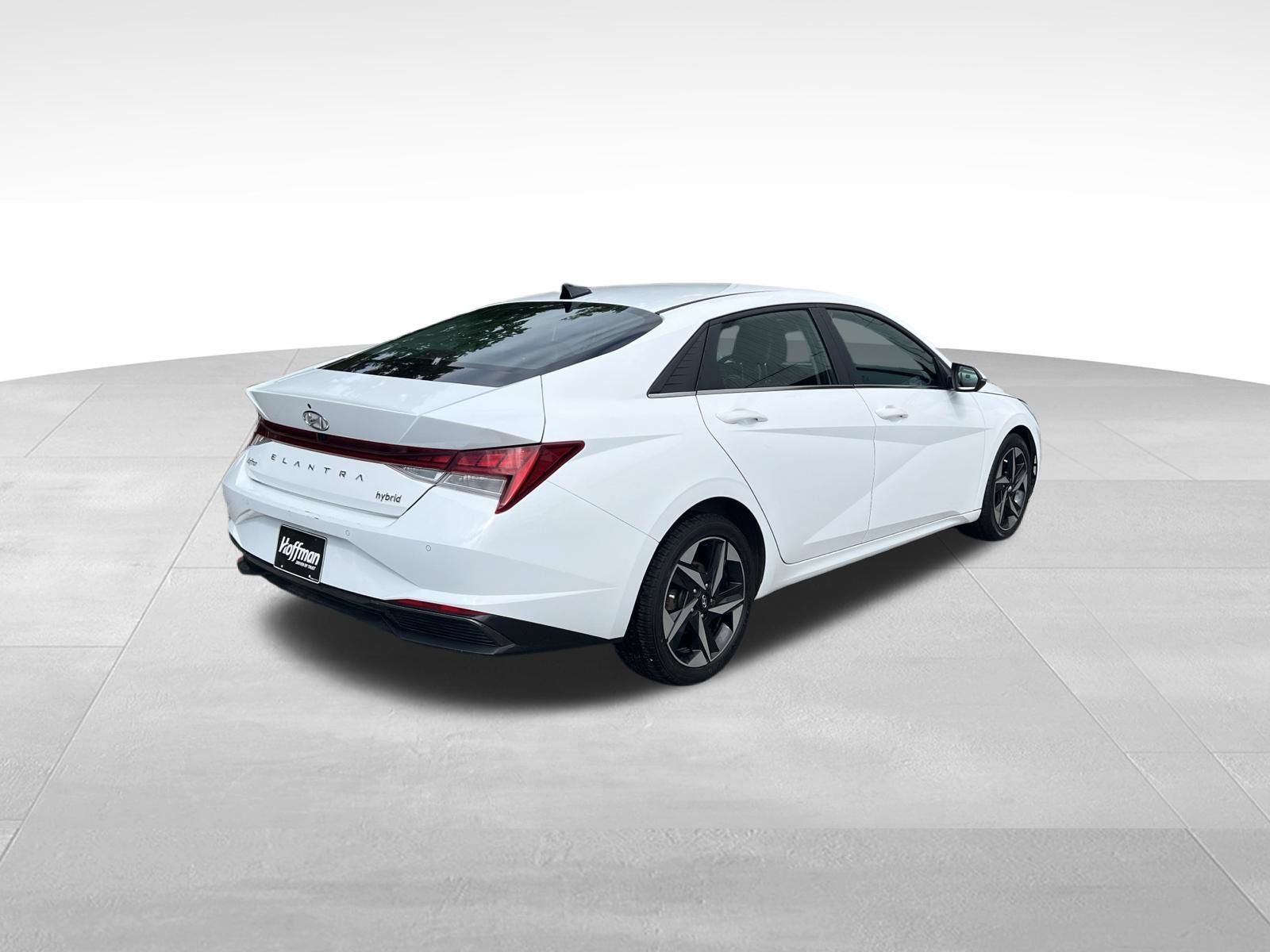 Used 2023 Hyundai Elantra Limited FWD image 4