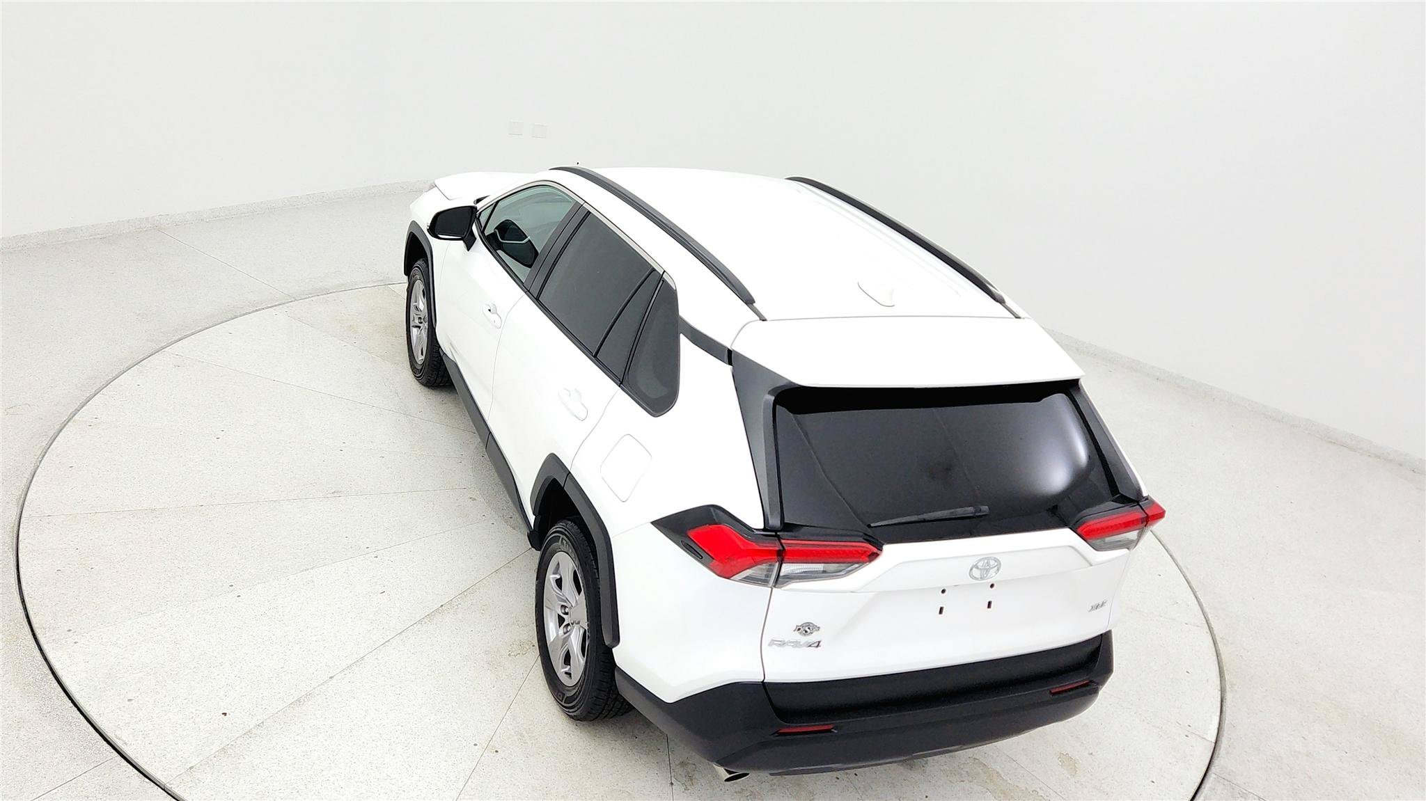 Used 2025 Toyota RAV4 XLE FWD image 36