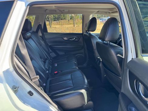 Used 2019 Nissan Rogue SL w/ Premium Package image 14