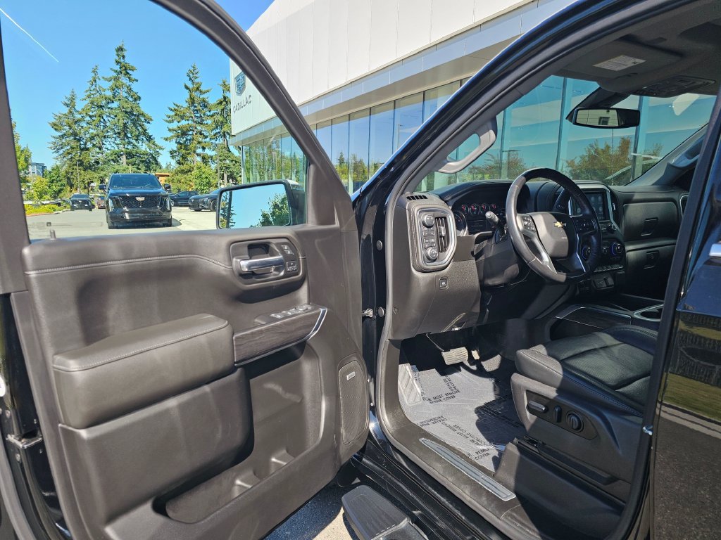 Used 2019 Chevrolet Silverado 1500 LTZ w/ LTZ Premium Package AWD/4WD image 21