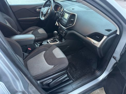 Used 2014 Jeep Cherokee Sport w/ Cold Weather Group image 12