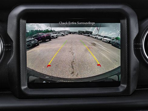 Used 2023 Jeep Wrangler Unlimited Sahara w/ Cold Weather Group AWD/4WD image 31