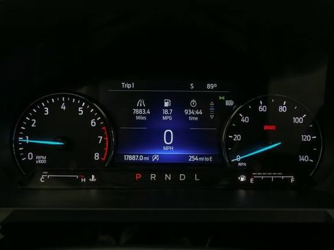 Used 2023 Ford Explorer XLT w/ Equipment Group 202A AWD/4WD image 32