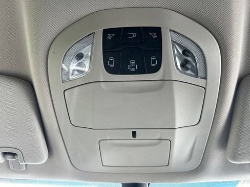 Used 2023 Chrysler Pacifica Touring-L FWD image 36