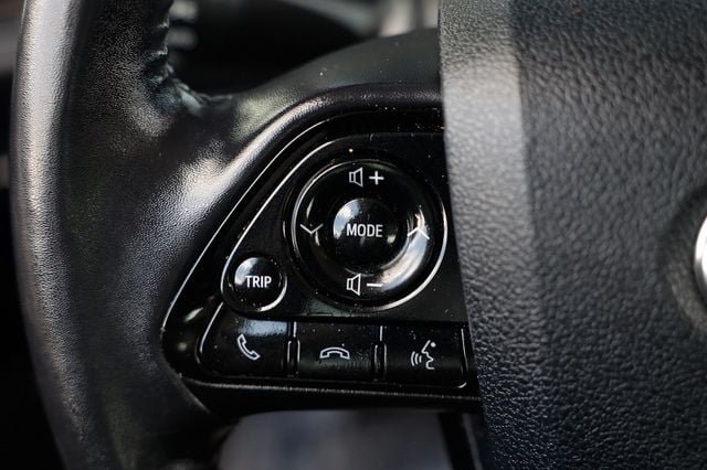 Used 2019 Toyota Prius XLE FWD image 28