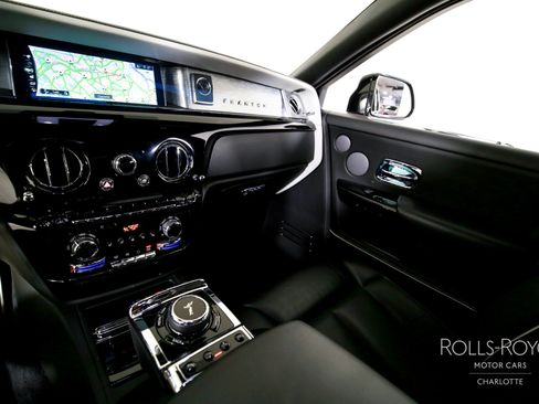Used 2020 Rolls-Royce Phantom Sedan RWD image 16