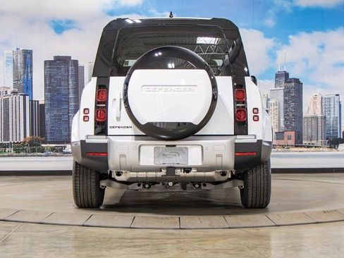 Used 2025 Land Rover Defender 110 S image 11