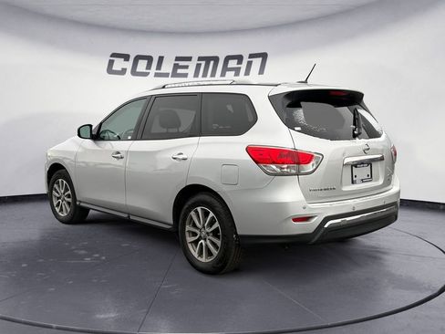 Used 2014 Nissan Pathfinder SV image 3