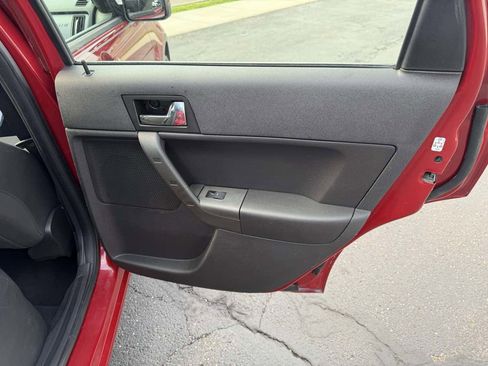 Used 2009 Ford Focus SES image 17