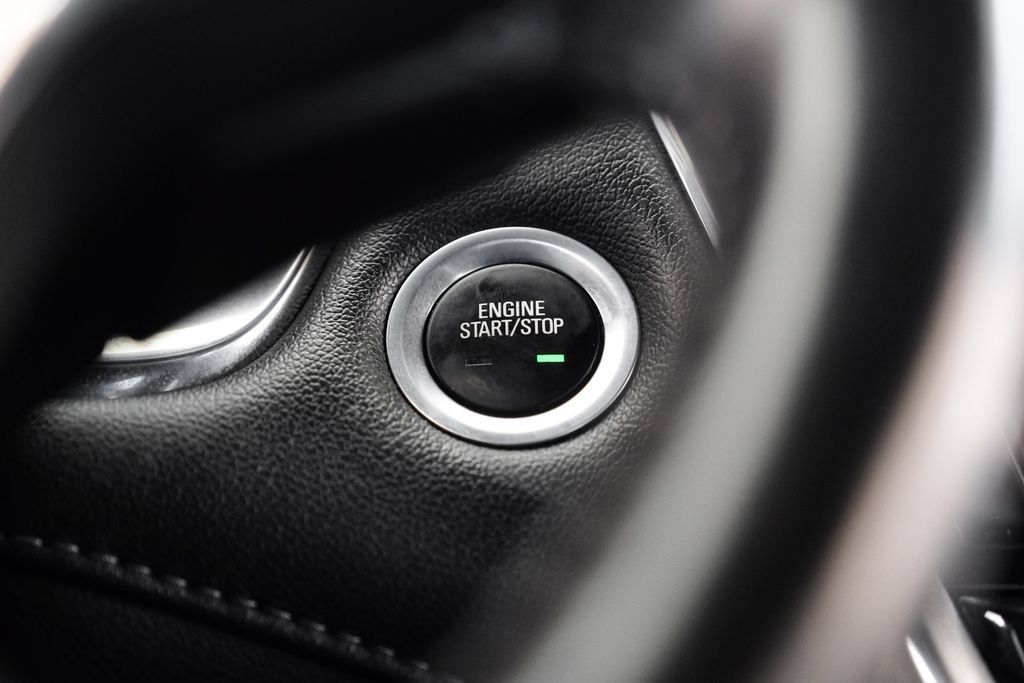 Used 2022 Chevrolet Traverse LT FWD image 17