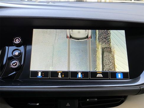 Used 2022 Buick Envision Essence w/ Technology Package I image 25