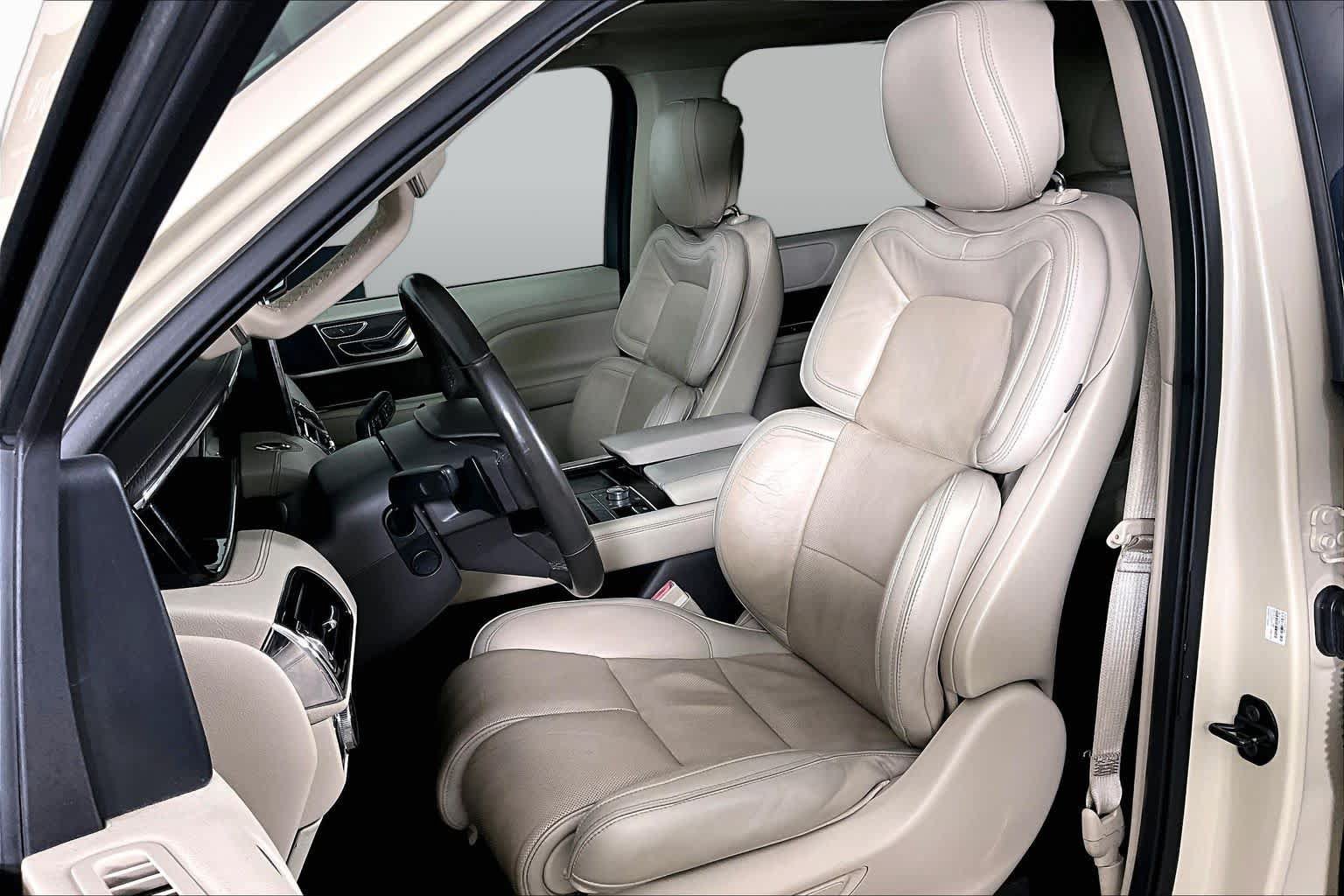 Used 2018 Lincoln Navigator Select w/ Cargo Package RWD image 8