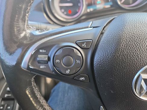 Used 2019 Buick Envision Essence image 18