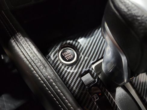 Used 2019 Nissan Kicks SV FWD image 18