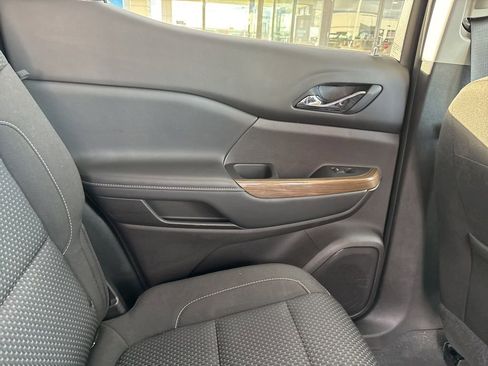 Used 2023 GMC Acadia SLE w/ Driver Convenience Package image 22