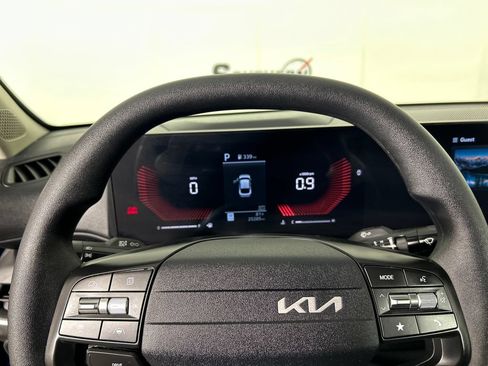 Used 2025 Kia K4 FWD image 13