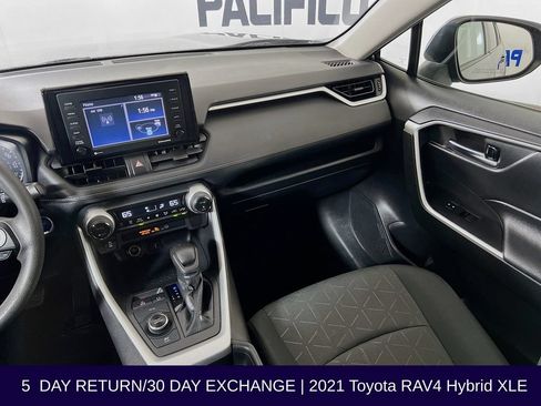 Used 2021 Toyota RAV4 XLE AWD/4WD image 26
