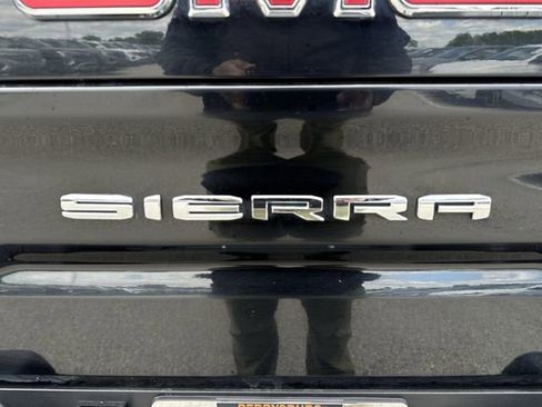 Used 2023 GMC Sierra 1500 SLT w/ SLT Premium Plus Package AWD/4WD image 33