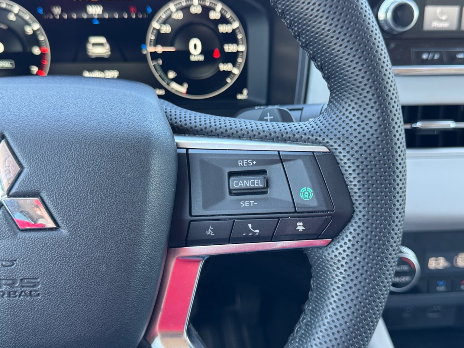Used 2023 Mitsubishi Outlander SEL FWD image 24