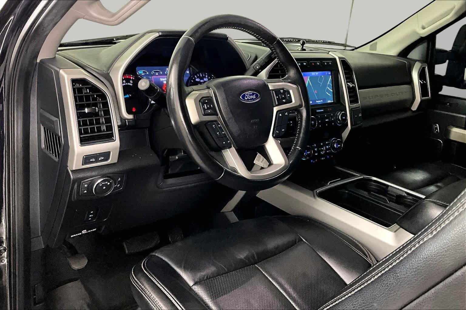 Used 2021 Ford F350 Lariat w/ Lariat Value Package AWD/4WD image 16