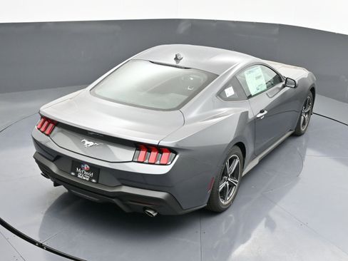 Used 2025 Ford Mustang Coupe image 24