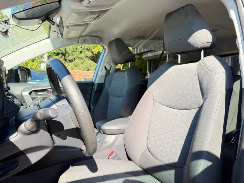 Used 2021 Toyota RAV4 XLE AWD/4WD image 13