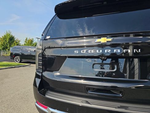 New 2026 Chevrolet Suburban LT w/ Comfort Package AWD/4WD image 16