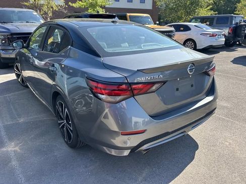Used 2022 Nissan Sentra SR w/ SR Premium Package FWD image 7