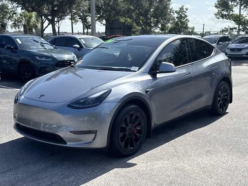 Used 2024 Tesla Model Y Long Range AWD/4WD image 8