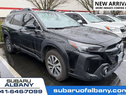 Used 2024 Subaru Outback Premium image 1