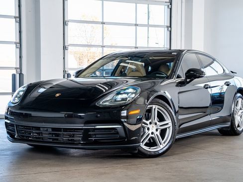 Used 2019 Porsche Panamera image 2