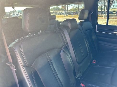 Used 2023 Jeep Wagoneer 4WD image 22