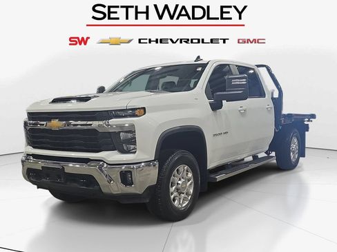 Used 2024 Chevrolet Silverado 3500 LT w/ Convenience Package AWD/4WD image 3