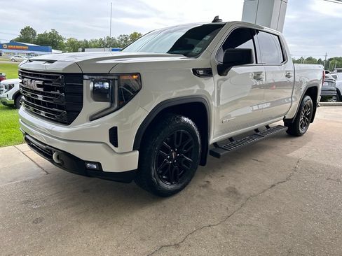 Used 2025 GMC Sierra 1500 Elevation w/ X31 Off-Road Package AWD/4WD image 4