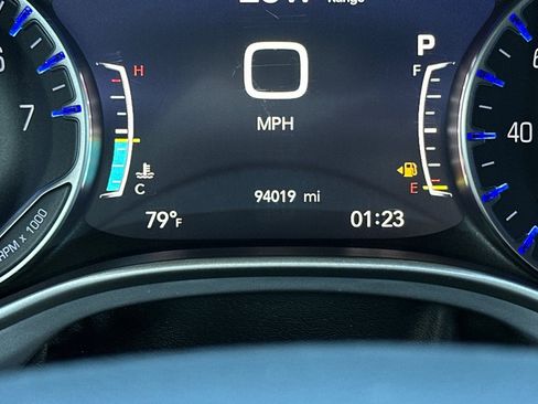 Used 2022 Chrysler Pacifica Touring-L w/ S Appearance Package image 25