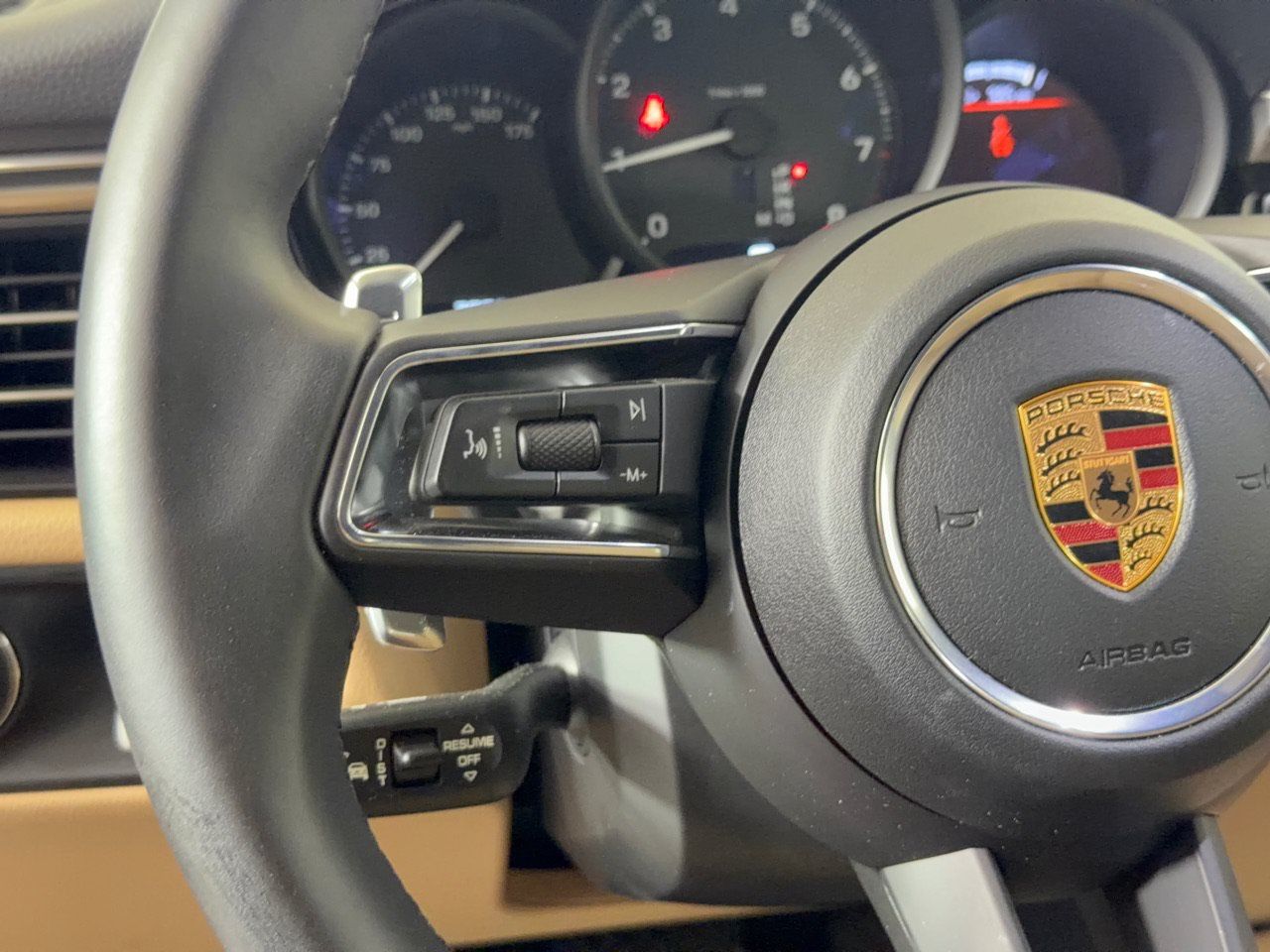 Used 2026 Porsche Macan AWD/4WD image 21