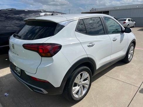 Used 2025 Buick Encore GX Preferred w/ Comfort Package FWD image 3