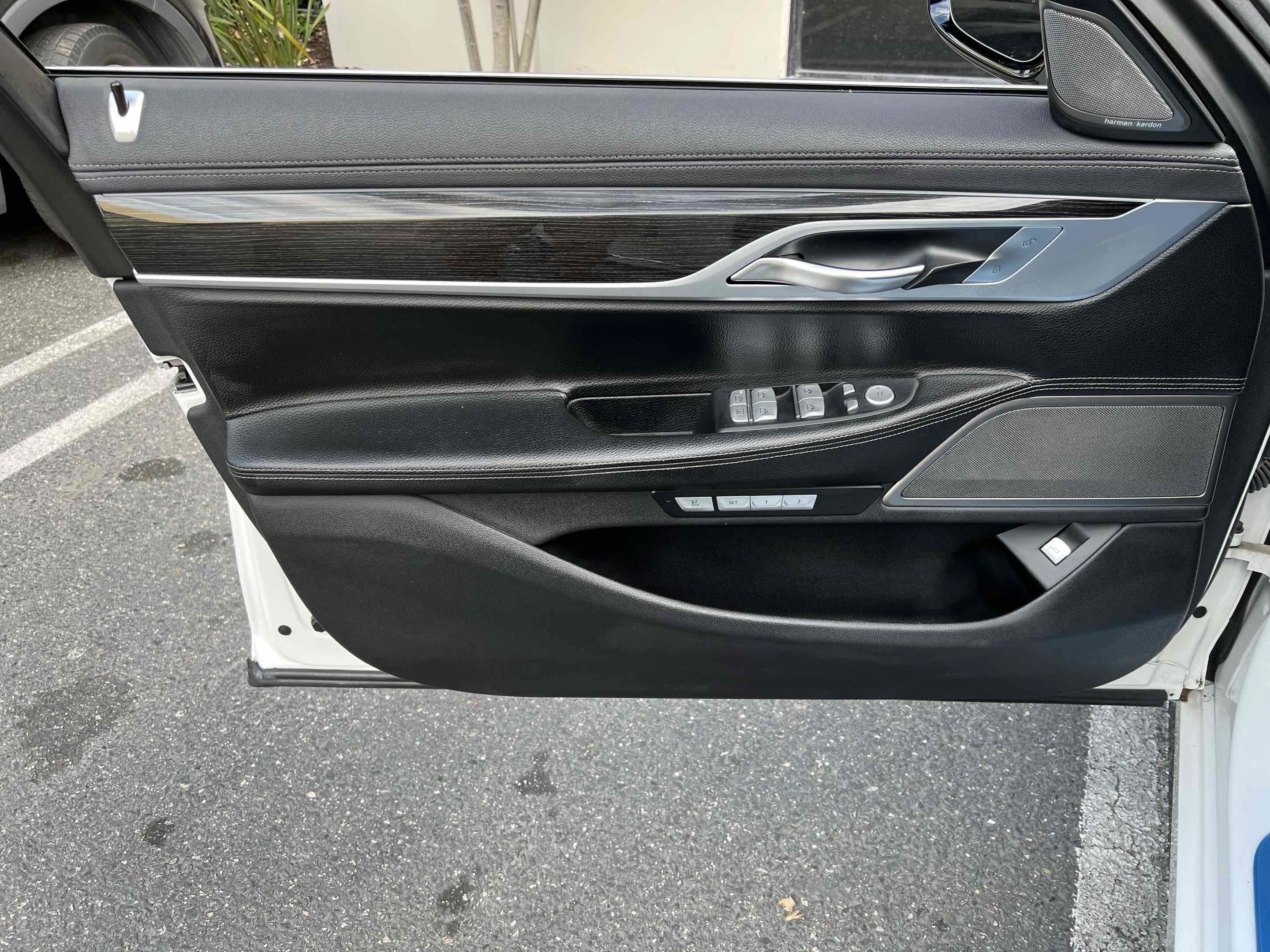 Used 2018 BMW 740e xDrive AWD/4WD image 79