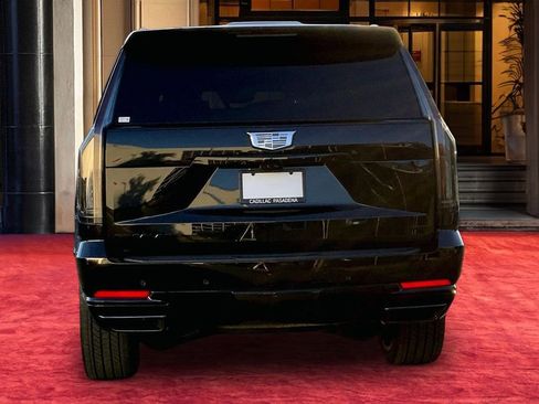 Used 2023 Land Rover Range Rover Long Wheelbase Autobiography image 5