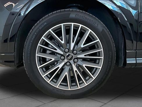 Used 2022 Audi Q3 2.0T Premium AWD/4WD image 9
